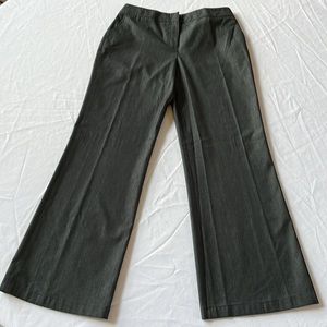 St. John by Marie Gray stretch cotton poly grey pin stripped stove pipe slacks